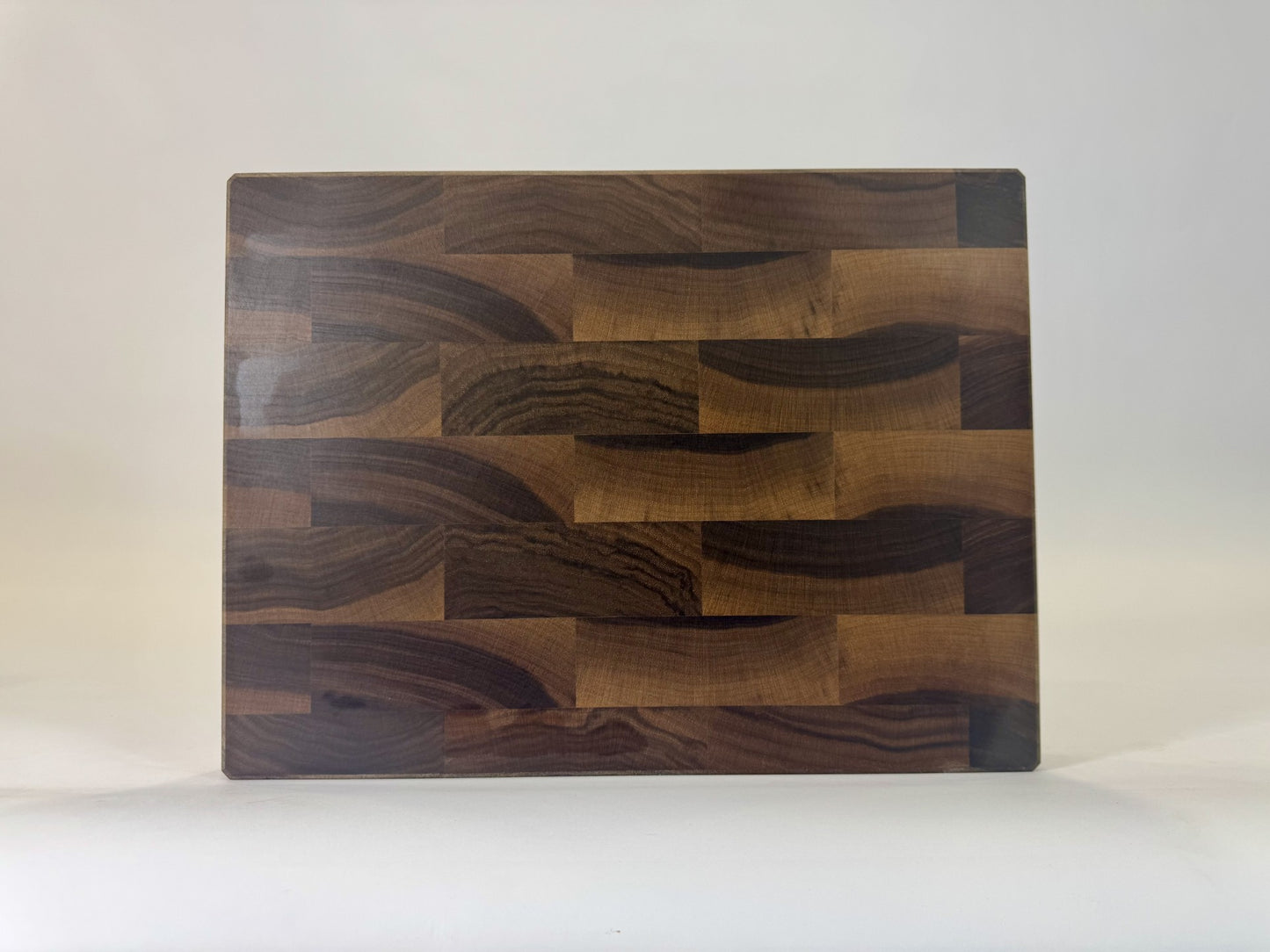 717 Walnut 16" x 12" x 1.75"