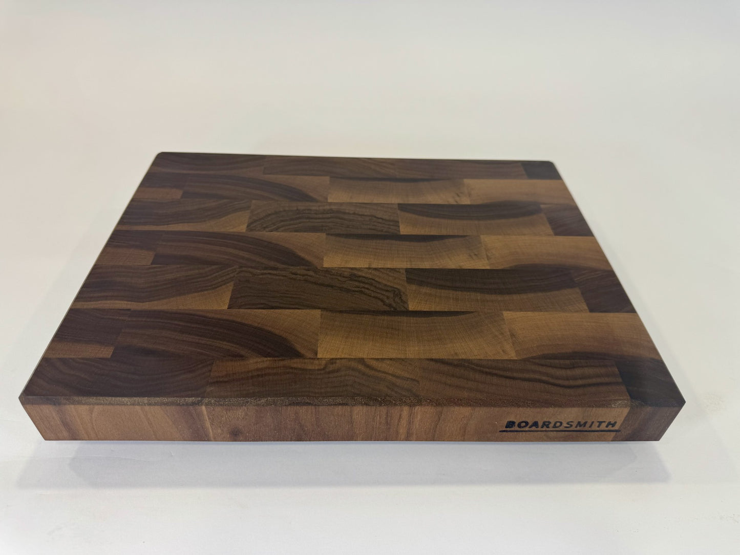 717 Walnut 16" x 12" x 1.75"