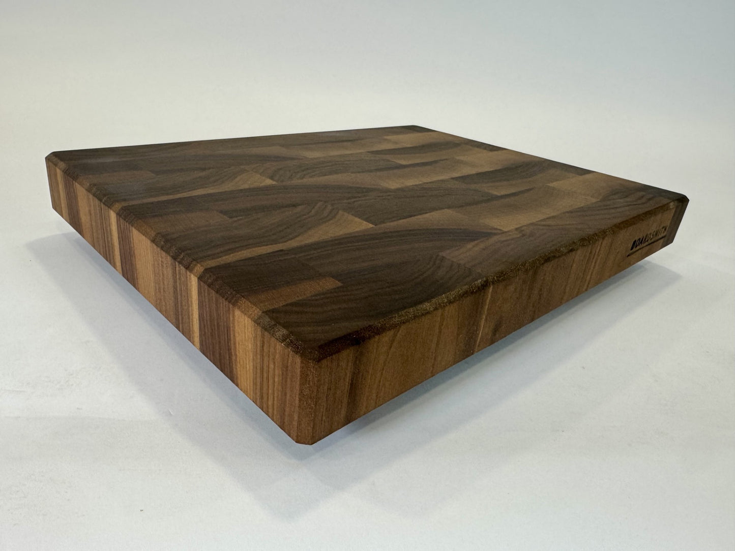 717 Walnut 16" x 12" x 1.75"