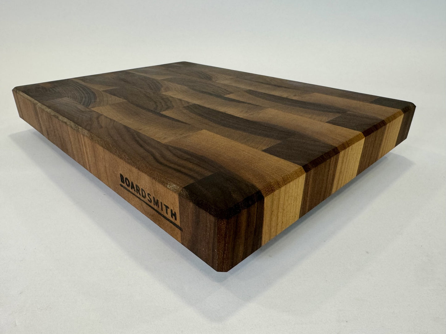 717 Walnut 16" x 12" x 1.75"