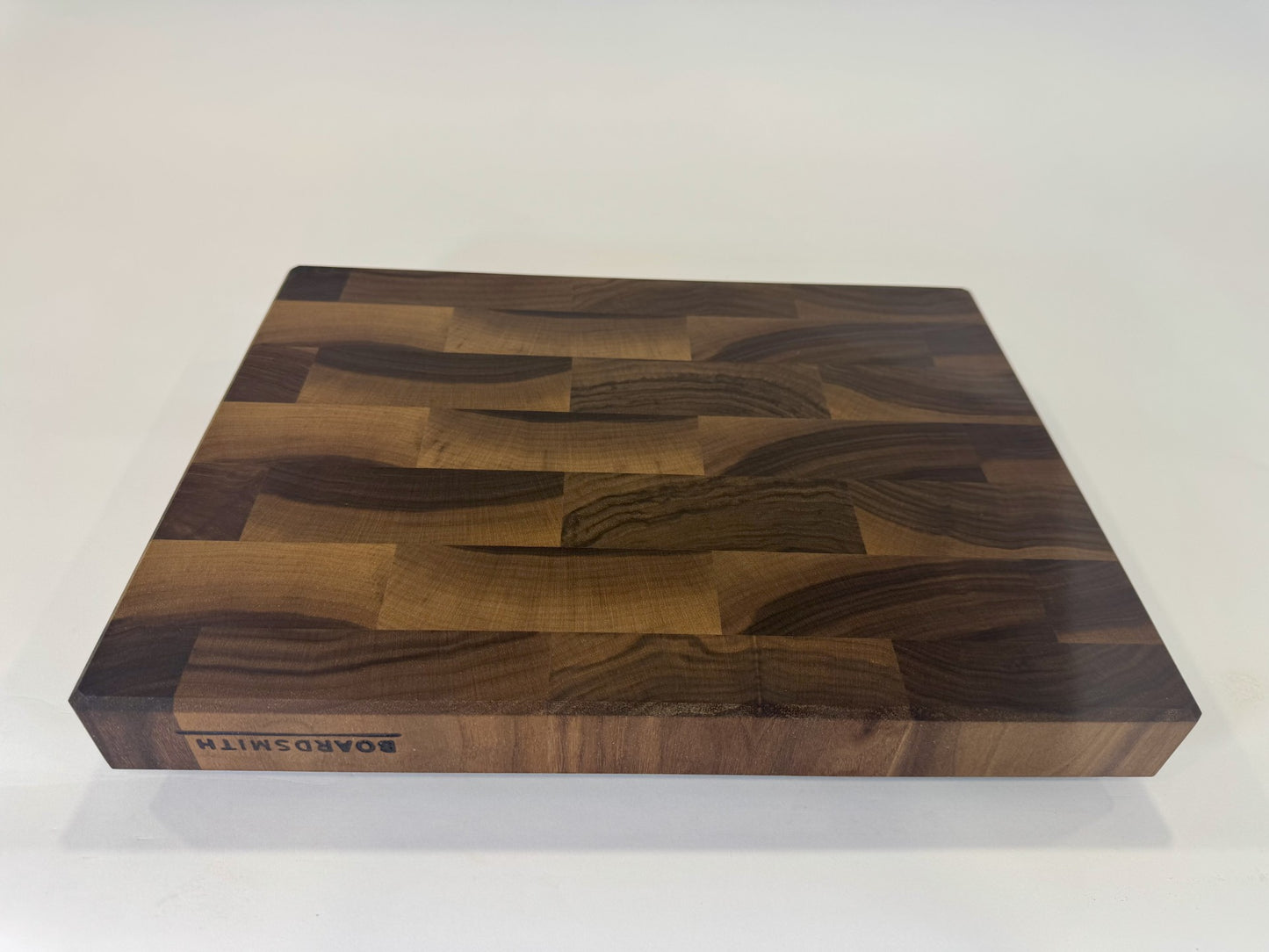 717 Walnut 16" x 12" x 1.75"