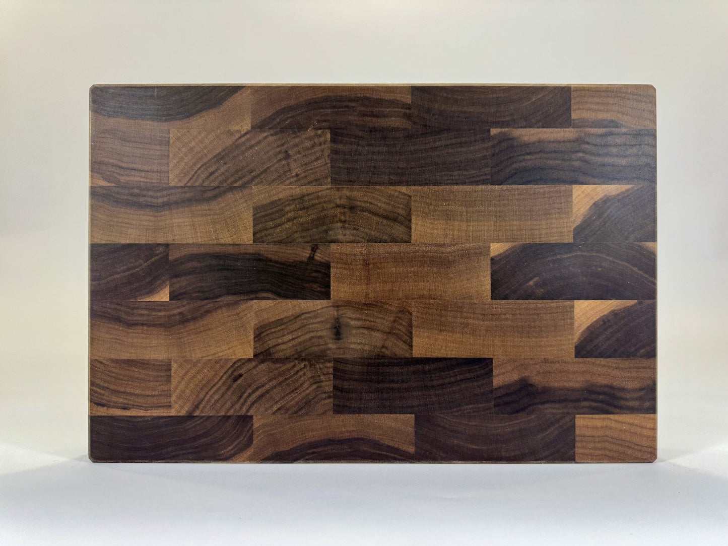 729 Walnut 18 x 12 x 2
