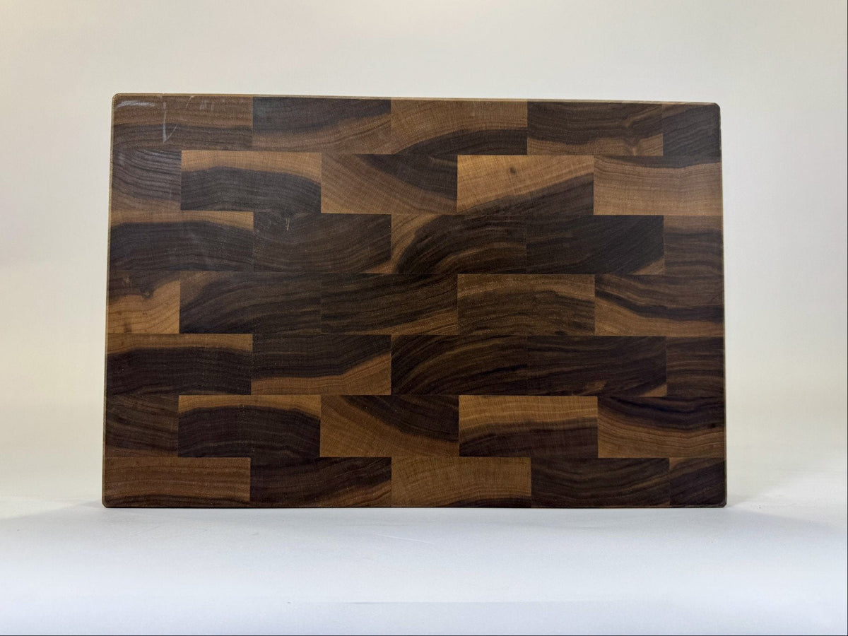 739 Walnut 18 x 12 x 2