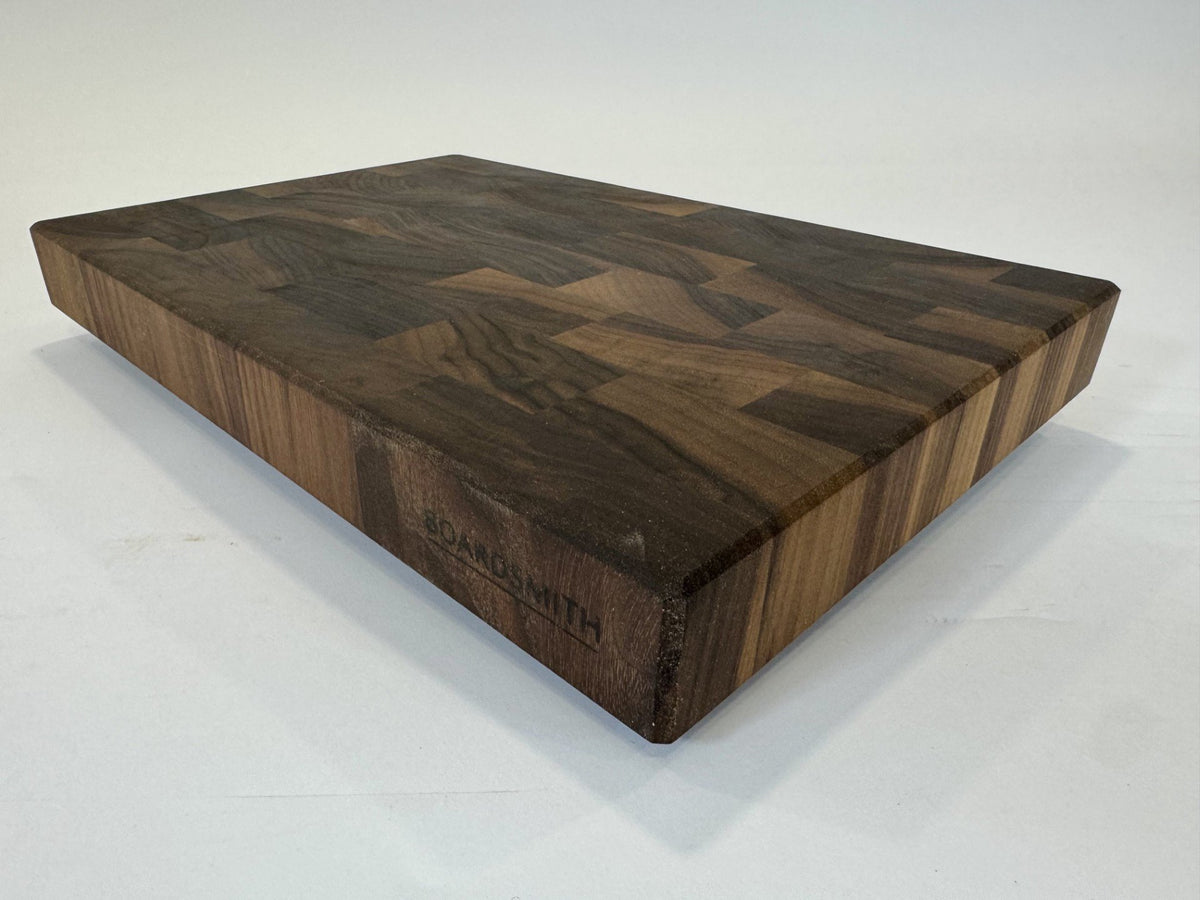 747 Walnut 18 x 12 x 2