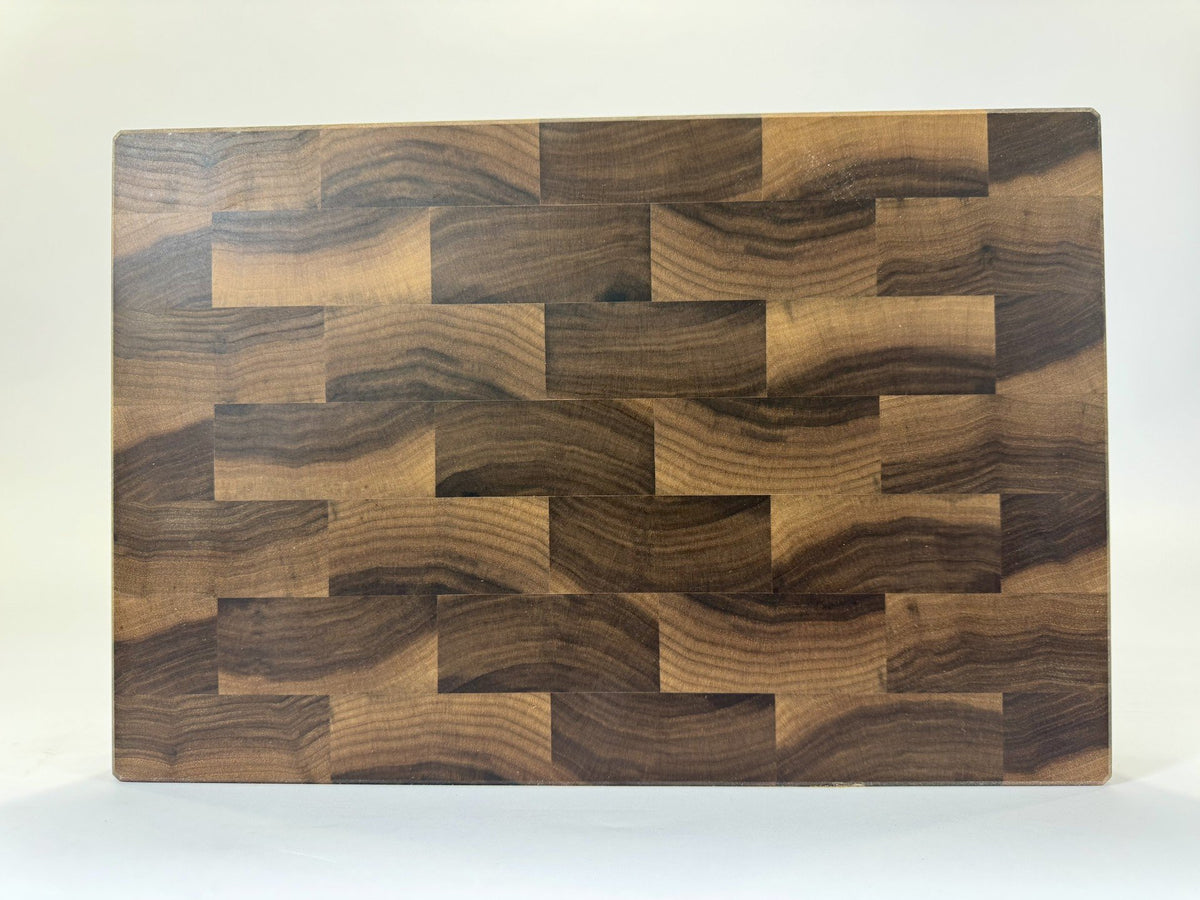 748 Walnut 18 x 12 x 2
