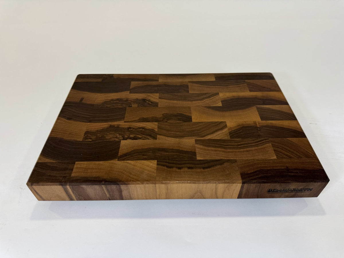 750 Walnut 18 x 12 x 2