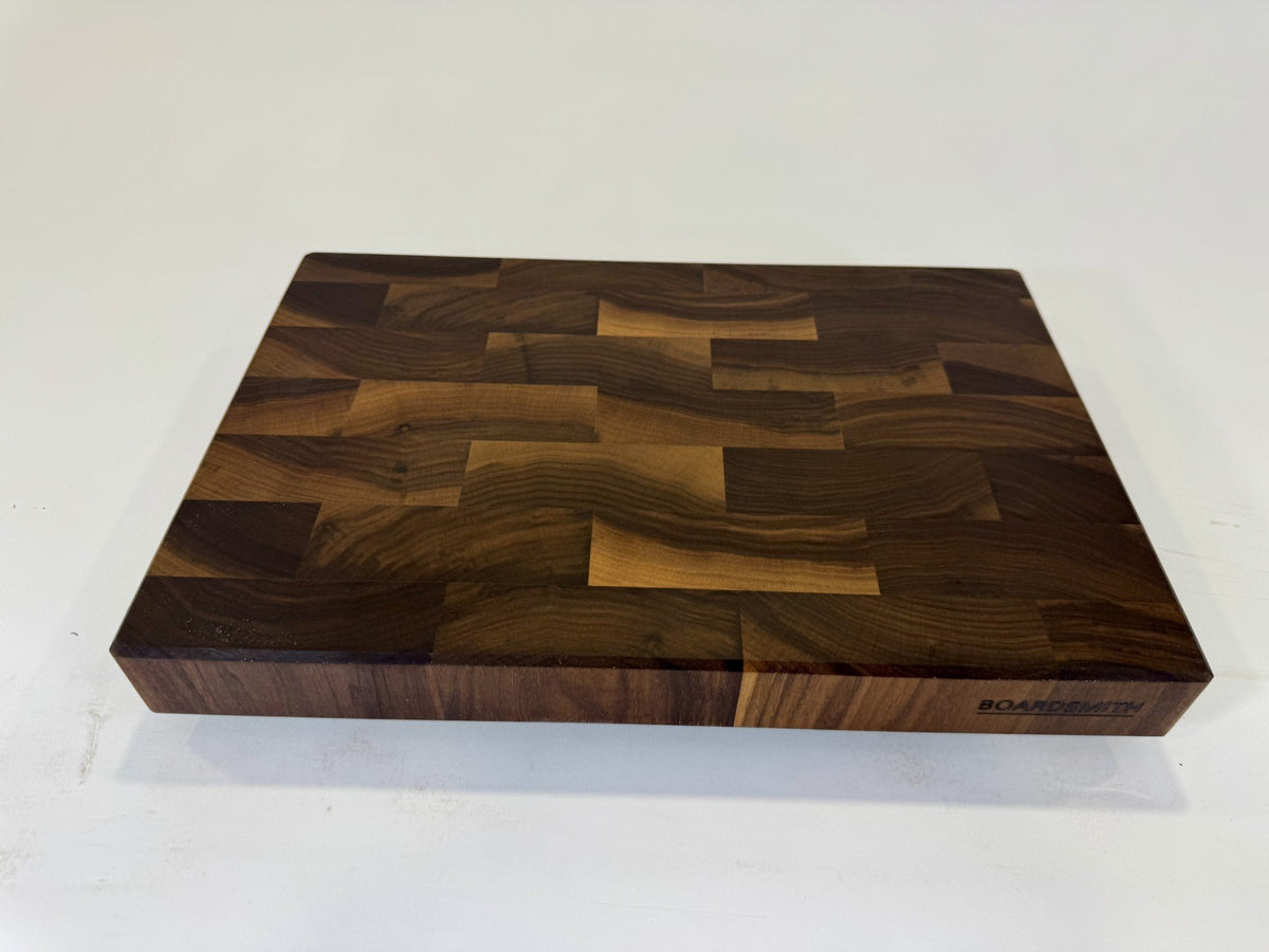 762 Walnut 18 x 12 x 2