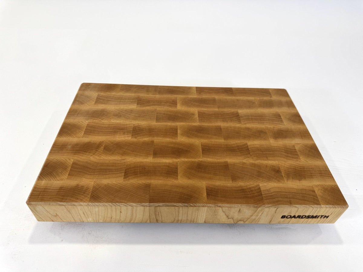 773 Maple 18 x 12 x 2 with Feet