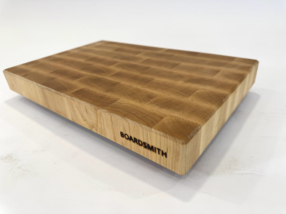 773 Maple 18 x 12 x 2 with Feet