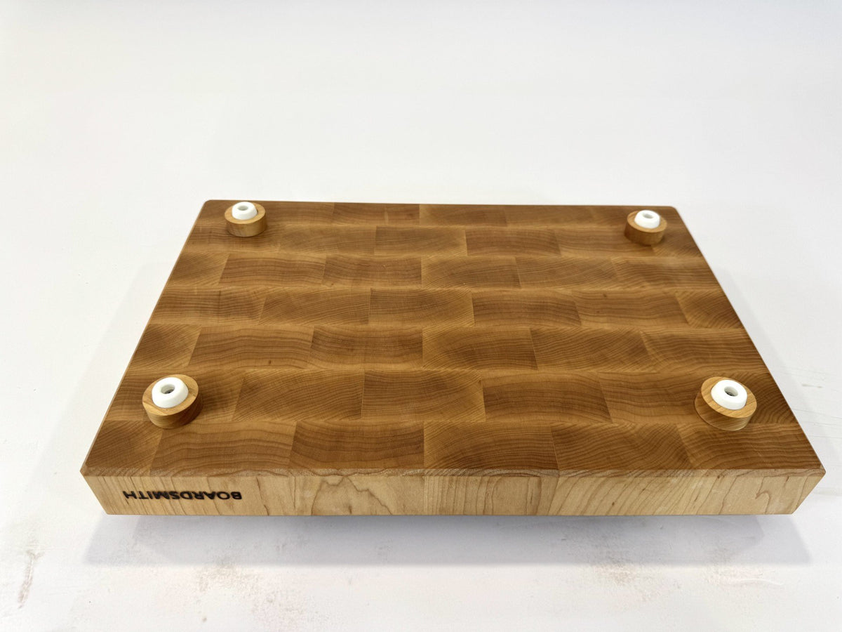 773 Maple 18 x 12 x 2 with Feet