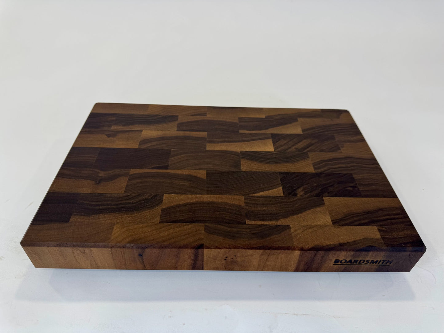 808 Walnut 18" x 12" x 2"