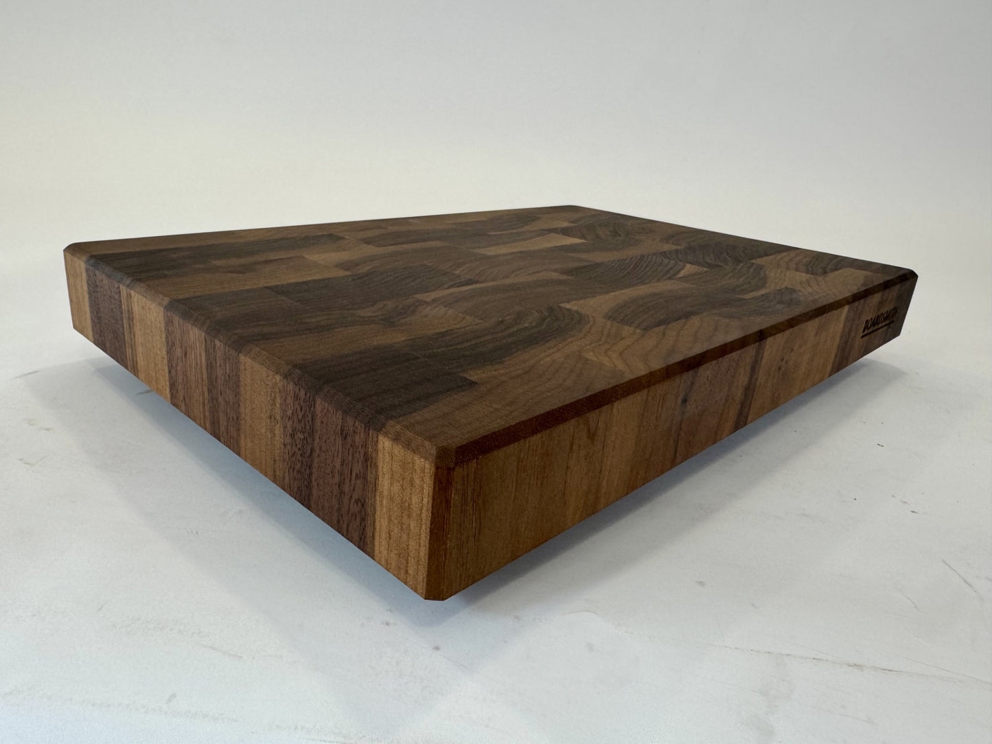 808 Walnut 18" x 12" x 2"