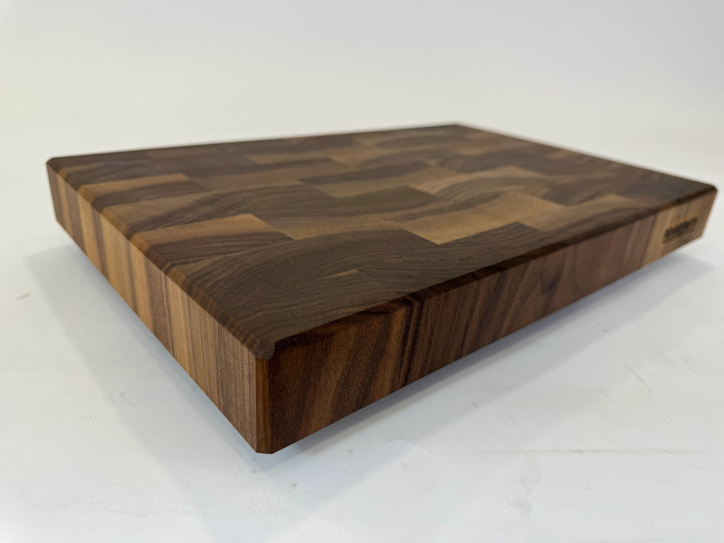 810 Walnut 18" x 12" x 2"