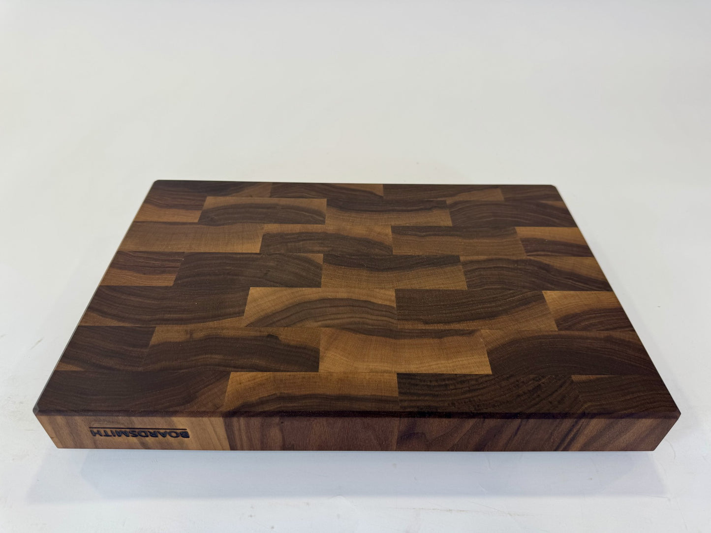 810 Walnut 18" x 12" x 2"