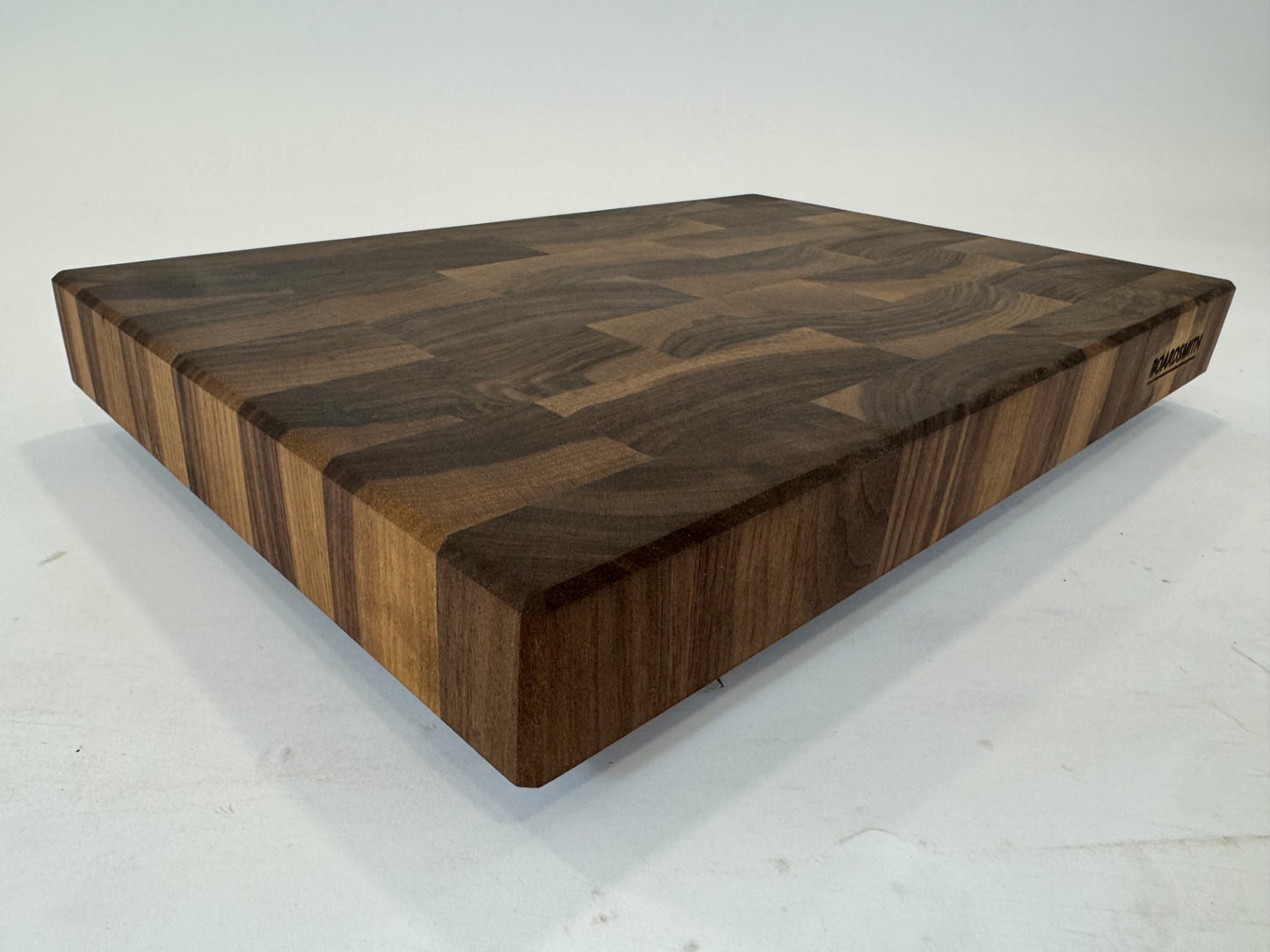 816 Walnut 18" x 12" x 2"