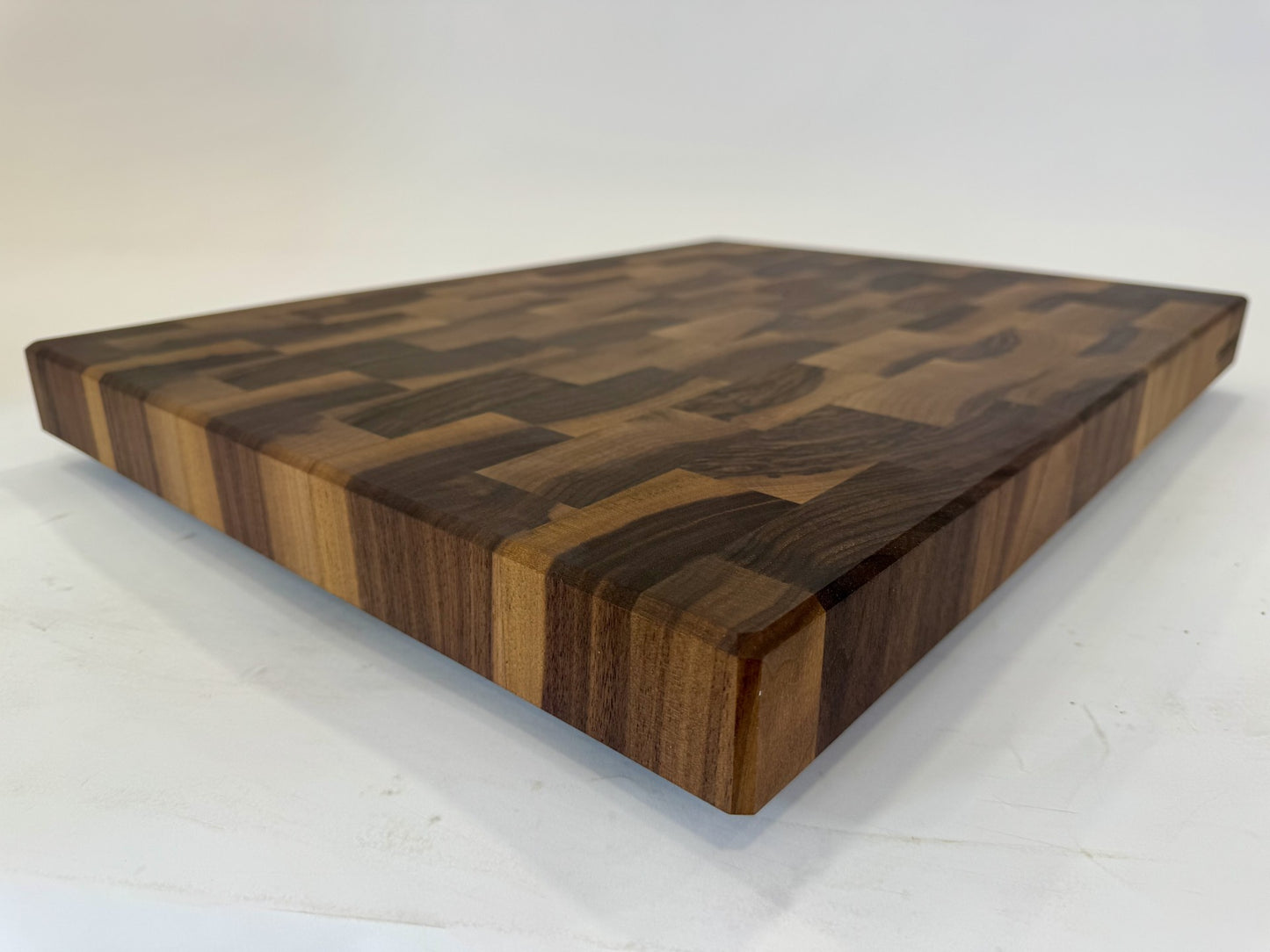 818 Walnut 24 x 18 x 2