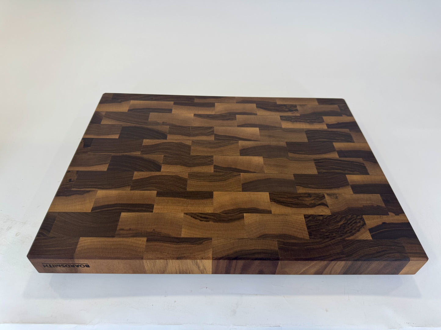 818 Walnut 24 x 18 x 2