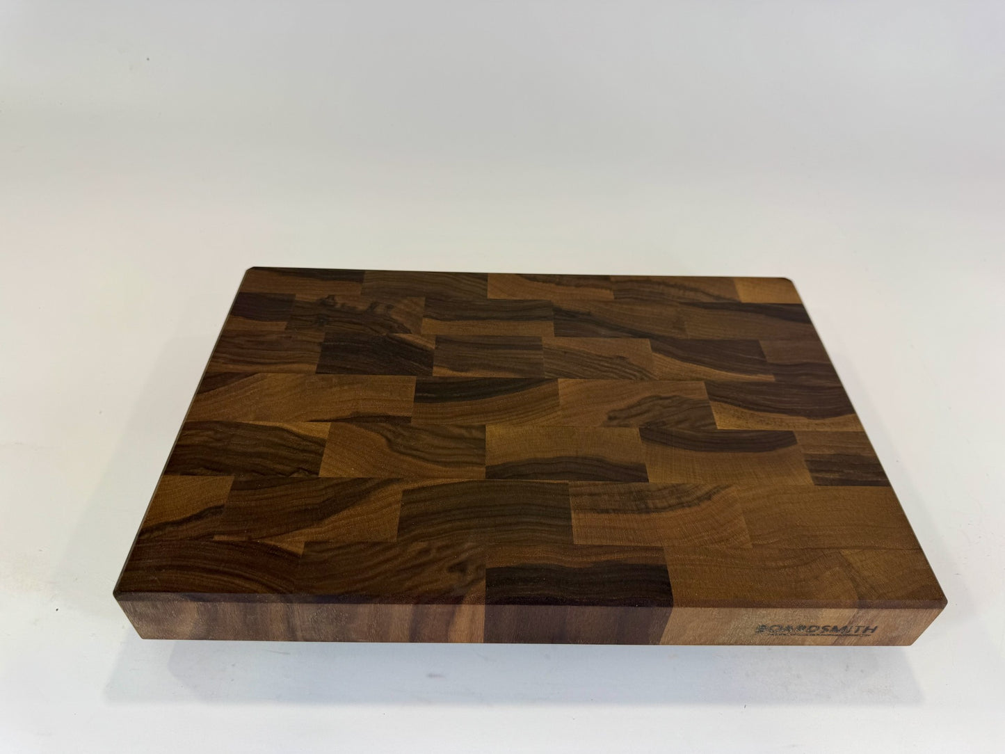 862 Walnut 18" x 12" x 2"