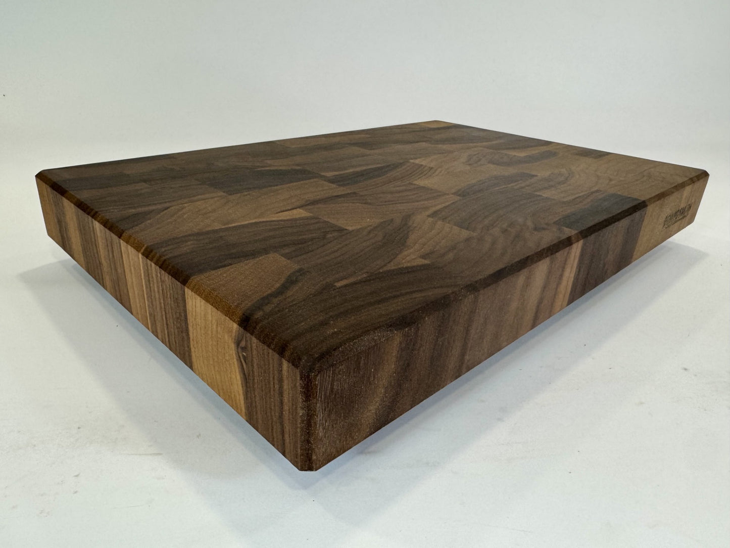 862 Walnut 18" x 12" x 2"