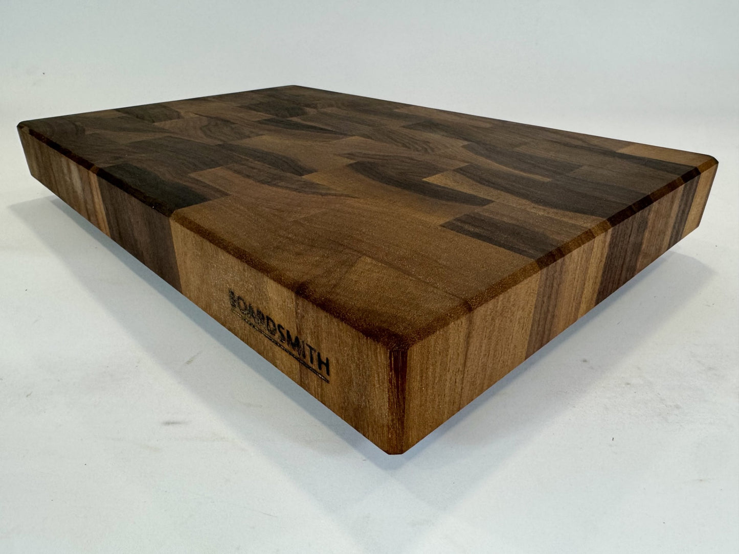 862 Walnut 18" x 12" x 2"