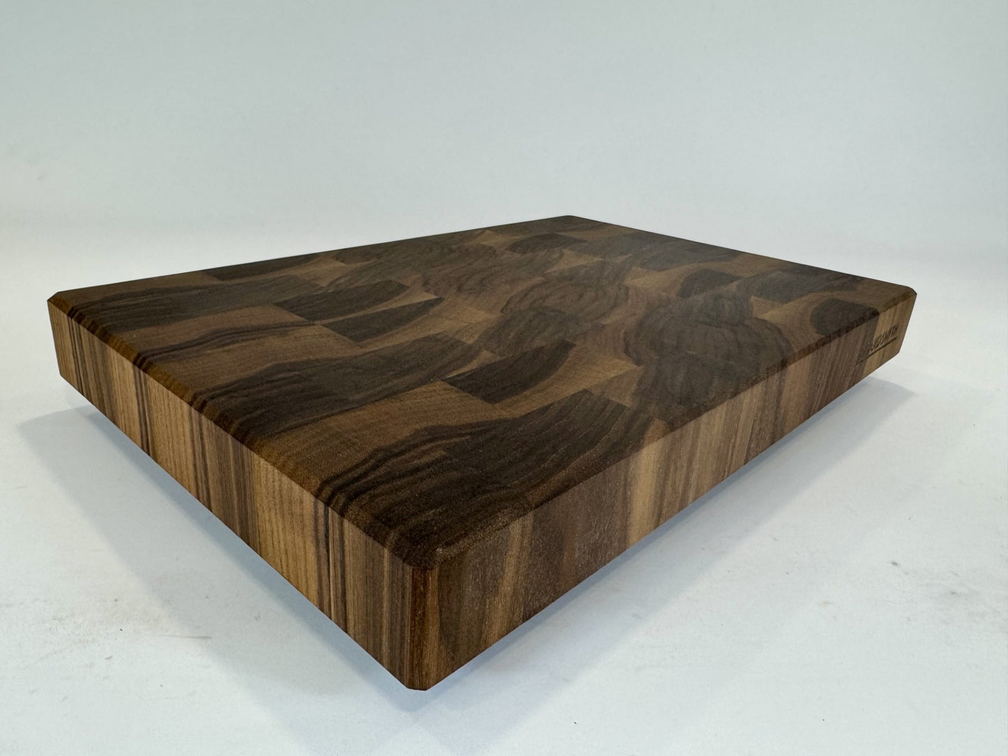 864 Walnut 18" x 12" x 2"