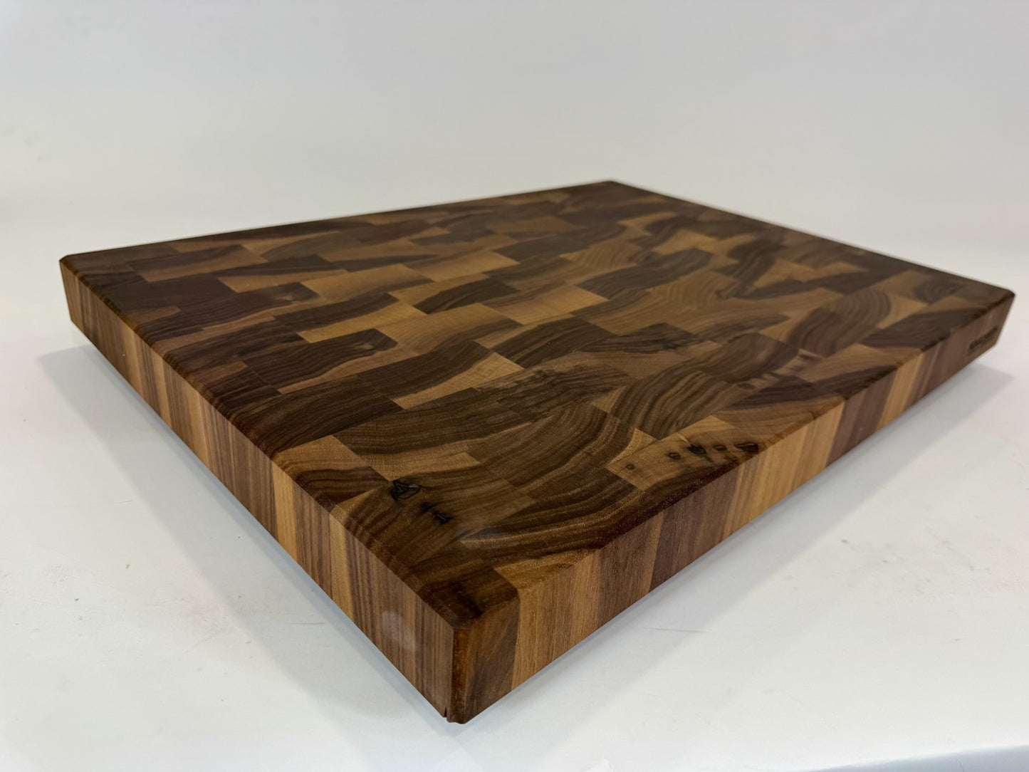 865 Walnut 24 x 18 x 2