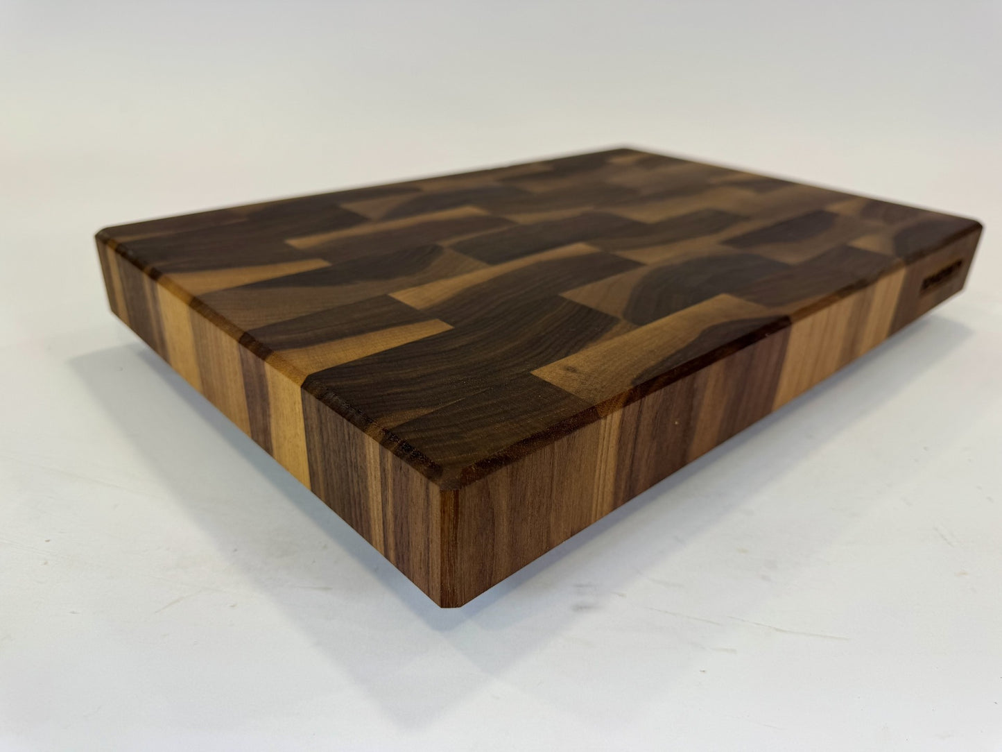 879 Walnut 18" x 12" x 2"