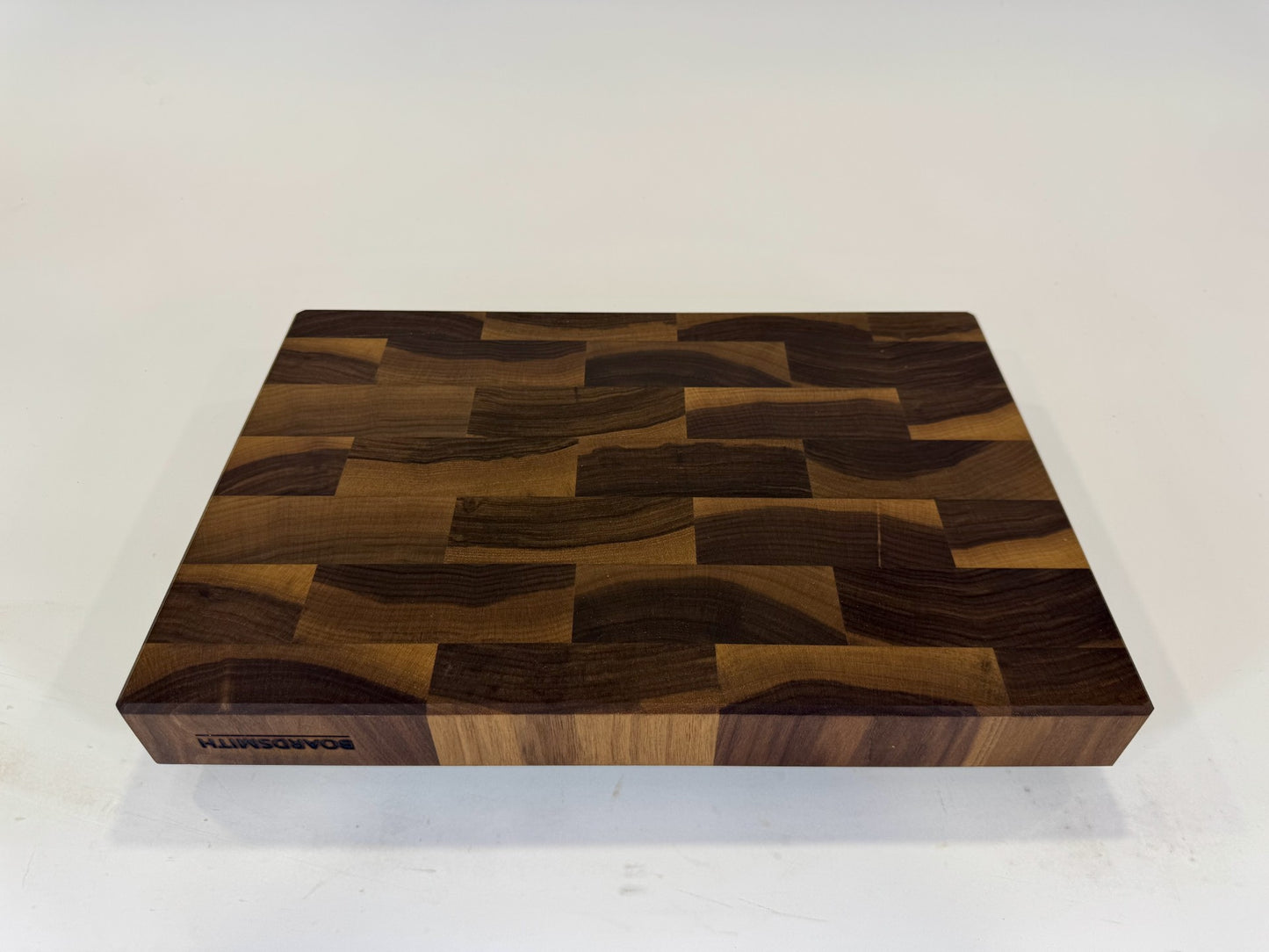 879 Walnut 18" x 12" x 2"