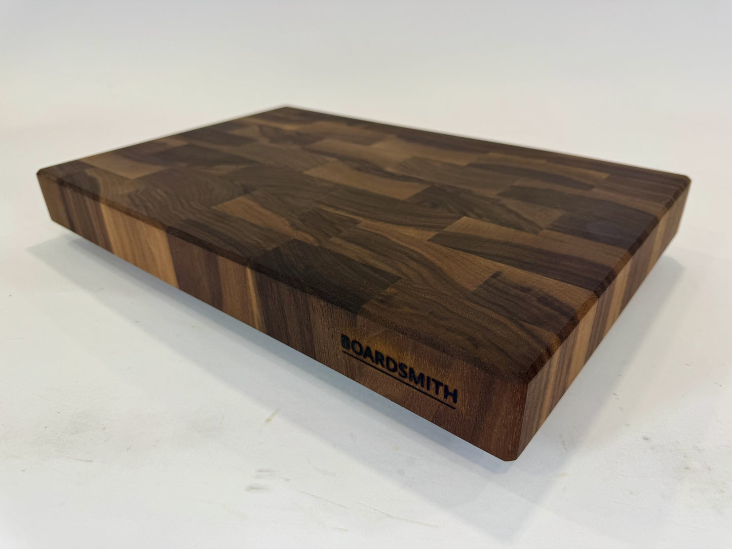 881 Walnut 18" x 12" x 2"