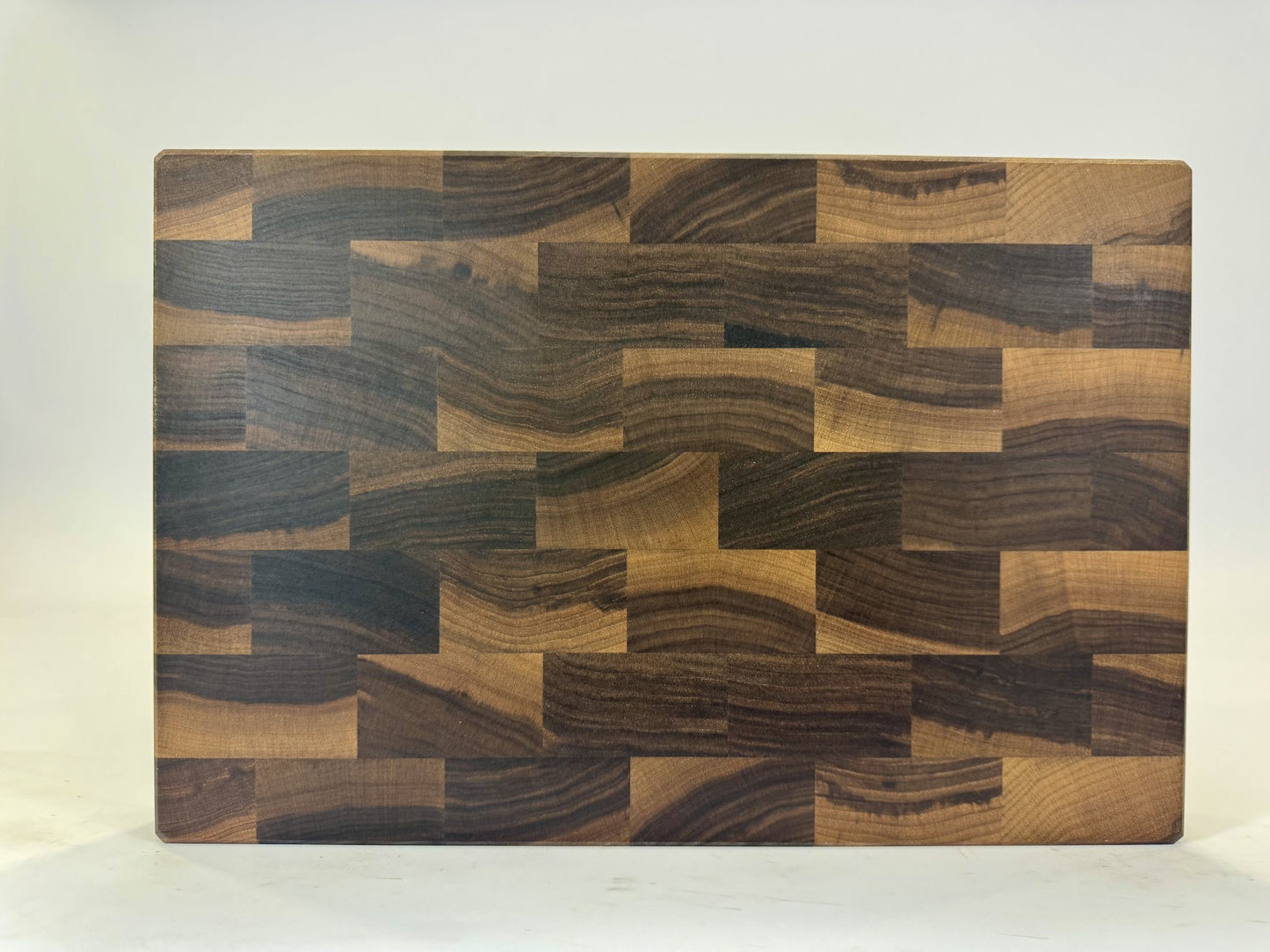 883 Walnut 18" x 12" x 2"