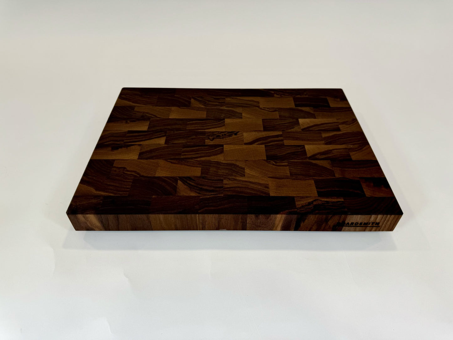 966 Medium Walnut 16 x 22