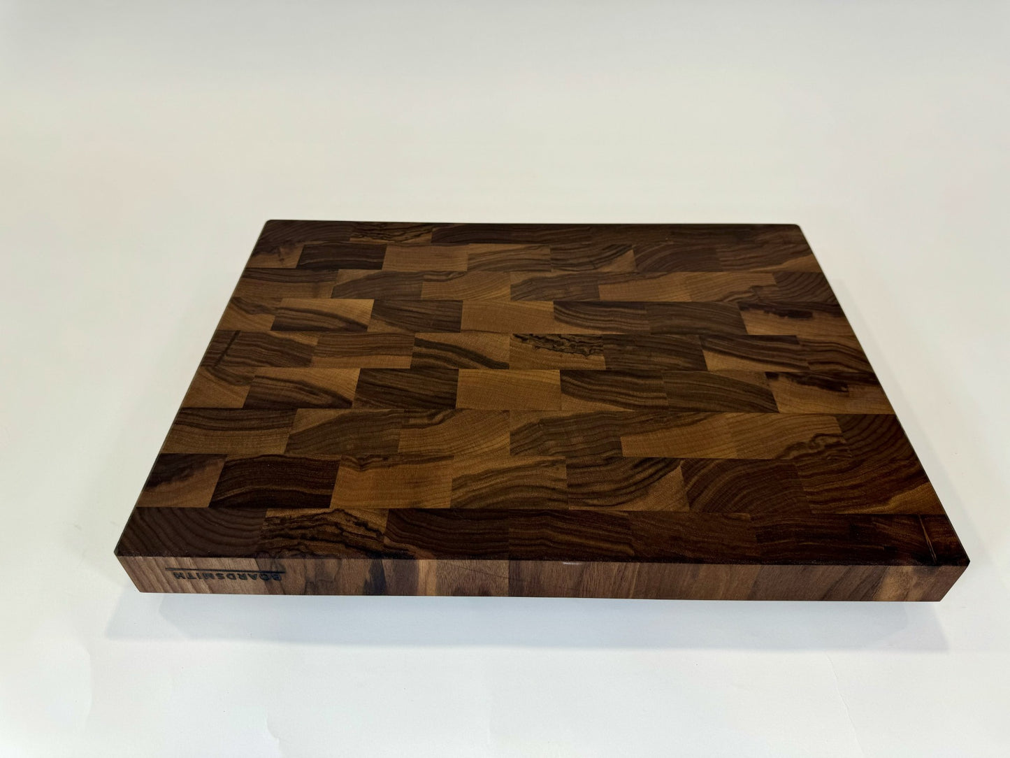 966 Medium Walnut 16 x 22